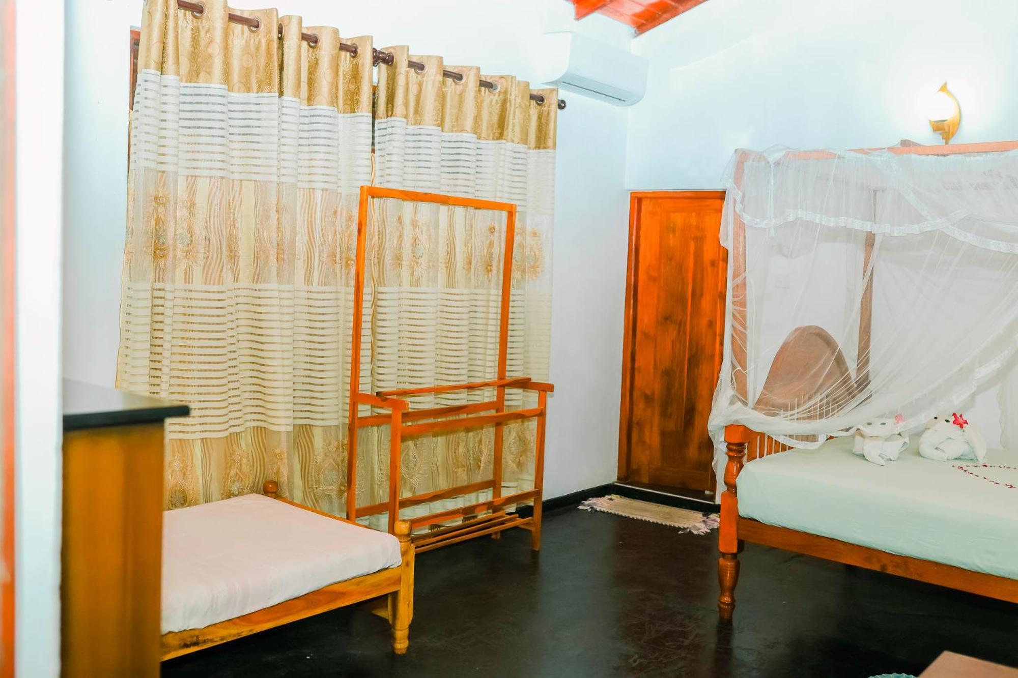 Beach Lagoon Guesthouse Tangalle Ngoại thất bức ảnh
