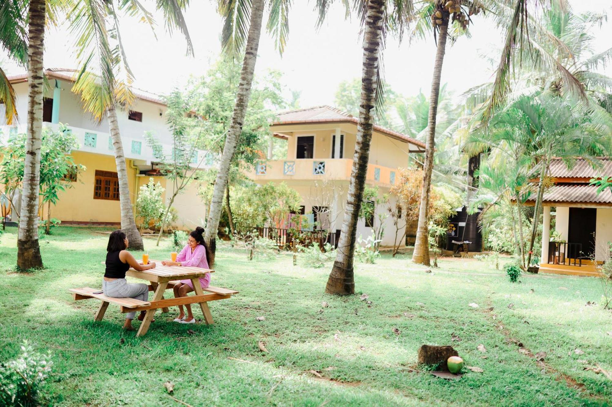 Beach Lagoon Guesthouse Tangalle Ngoại thất bức ảnh