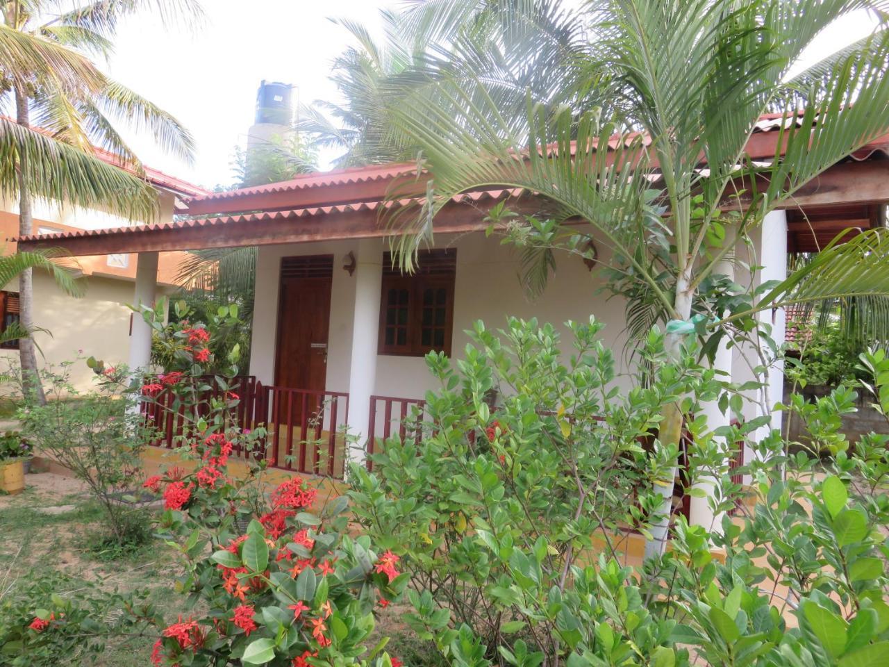 Beach Lagoon Guesthouse Tangalle Ngoại thất bức ảnh