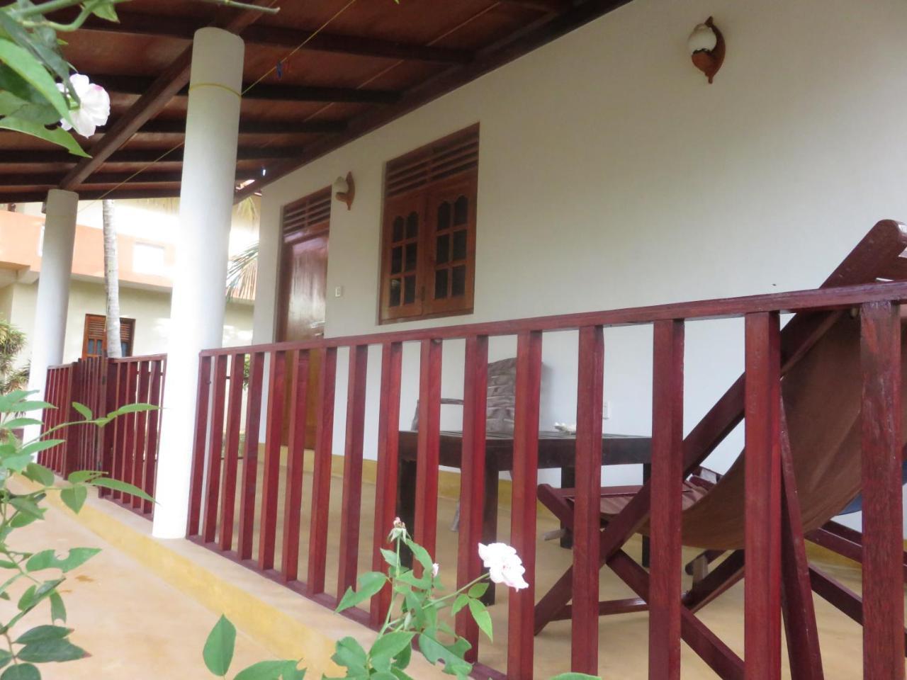 Beach Lagoon Guesthouse Tangalle Ngoại thất bức ảnh