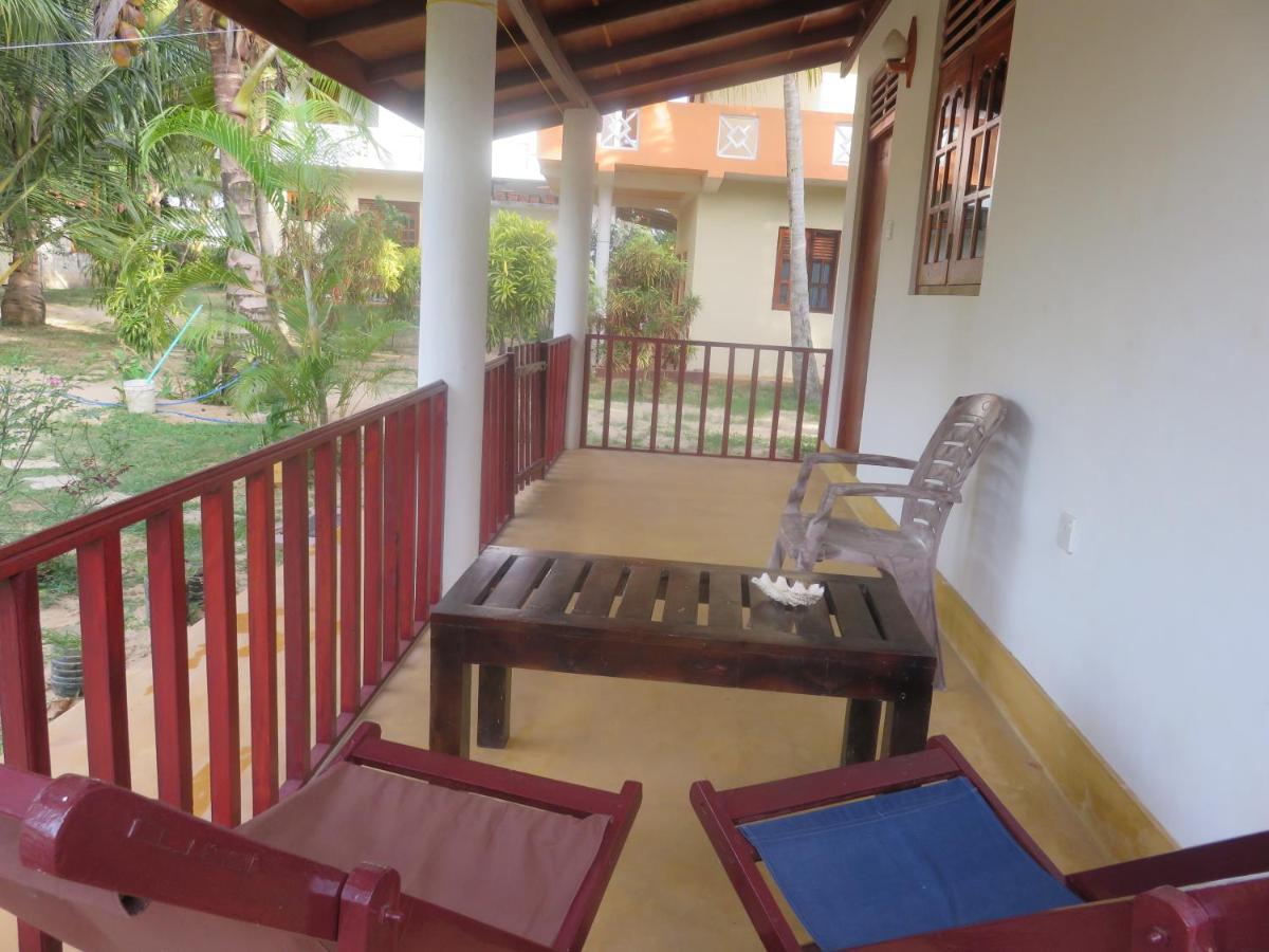 Beach Lagoon Guesthouse Tangalle Ngoại thất bức ảnh